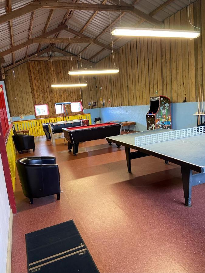 Our Goldfinch 1- Sleeps 2 Persons- Private Hot Tub-Pet Friendly-Tranquil Holiday Away From It All Yet Not Far From St Austell- The Holiday Home Has One Bedroom, Living And Dining Area, Equipped Kitchen-Decking-Outdoor Furniture-Fishing Lakes And More Grampound Dış mekan fotoğraf